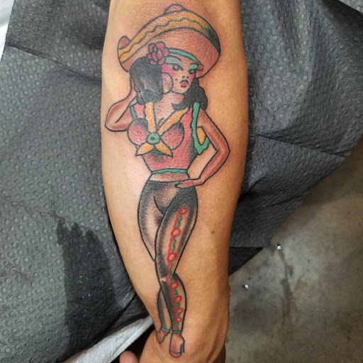 Explore cover up tattoo ideas on hand, creative tattoo ideas in Los Angeles, available at Tinta Rebelde hardcore tattoo