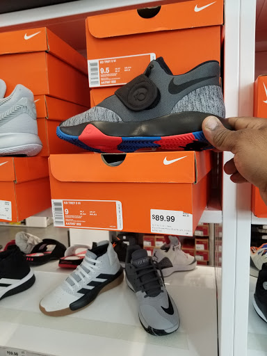 Shoe Store «WSS», reviews and photos, 104 W Foothill Blvd, Rialto, CA 92376, USA