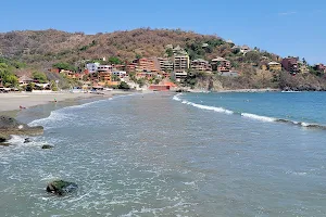 Malecón Zihuatanejo image