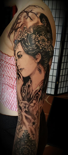 Body Piercing Shop «Black Lotus Custom Tattoos & Body Piercing», reviews and photos, N5006 State Rd 35, Onalaska, WI 54650, USA