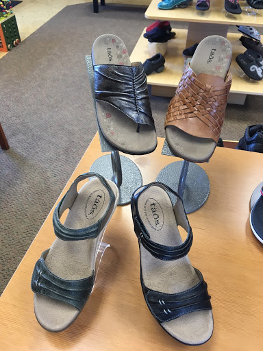 Shoe Store «Coastal Shoes», reviews and photos, 1317 NW U.S. 101, Lincoln City, OR 97367, USA