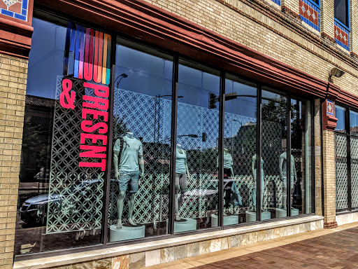 Sportswear Store «lululemon», reviews and photos, 444 Nichols Rd, Kansas City, MO 64112, USA