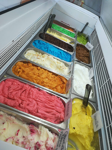 KombiMc Gelateria&Pasteleria - Restaurante