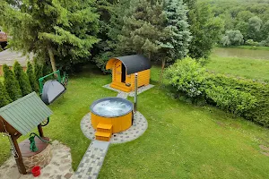 Ranczo Bieszczady w Dolinie Sanu (Domek z Sauną i Jacuzzi) image