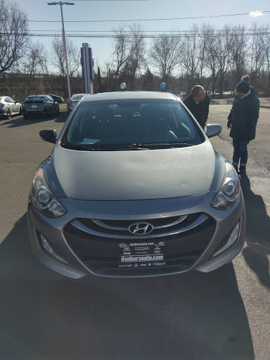 Hyundai Dealer «Danbury Hyundai», reviews and photos, 102 Federal Rd, Danbury, CT 06810, USA