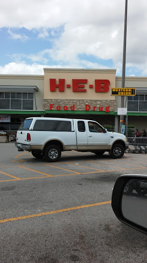 Grocery Store «H-E-B Grocery», reviews and photos, 215 River Ranch Rd, Kingsland, TX 78639, USA