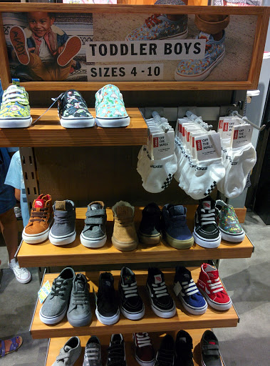 Shoe Store «Vans», reviews and photos, 2601 Preston Rd, Frisco, TX 75034, USA