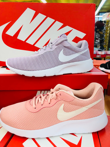 Shoe Store «Shoe City», reviews and photos, 4450 Firestone Blvd, South Gate, CA 90280, USA