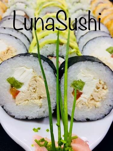Opiniones de Luna Sushi delivery en San Clemente - Restaurante