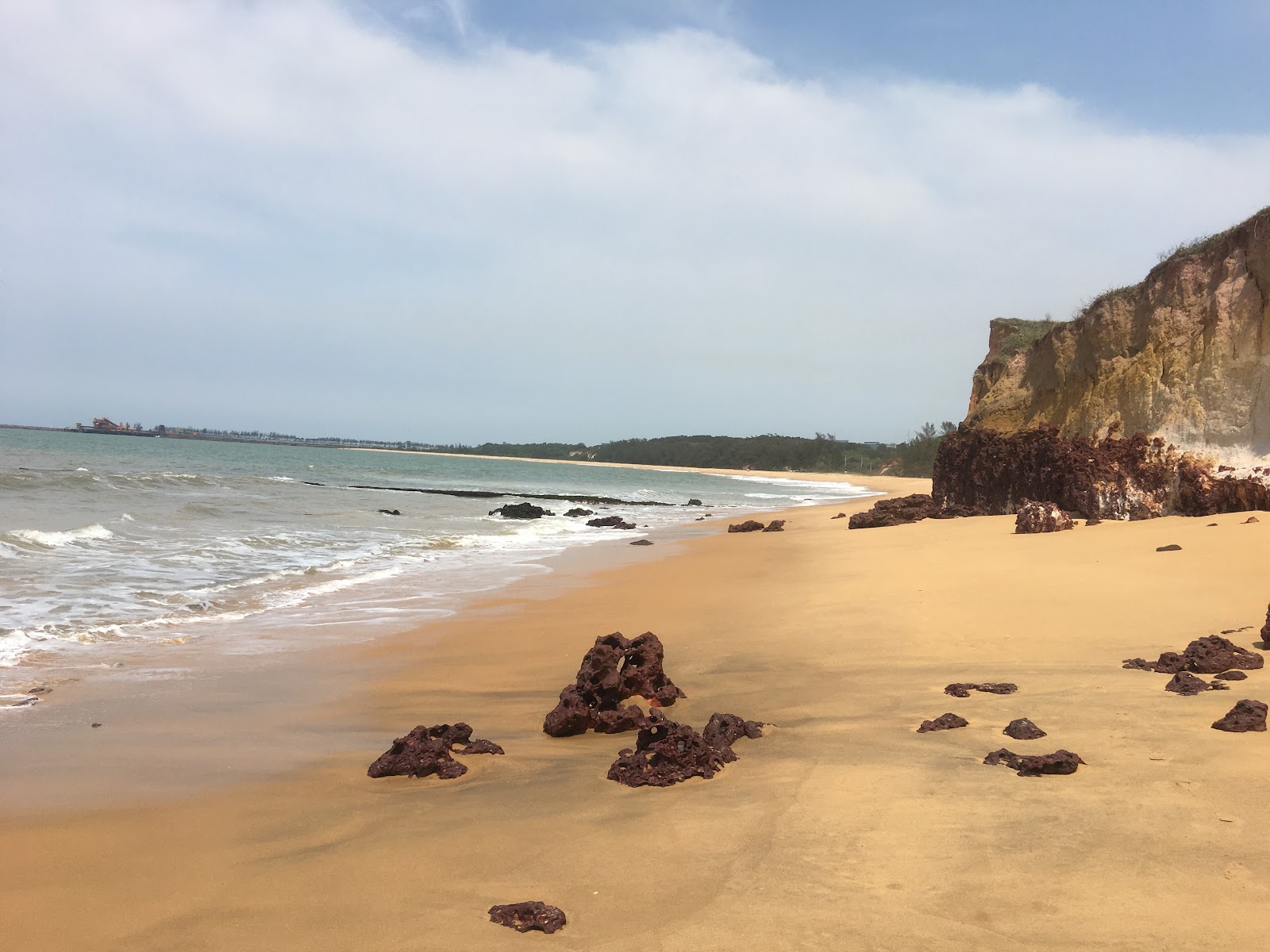 Photo de Plage de Mae-Ba avec droit et long