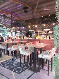 Atmosphère du Restaurant de tapas MinOu La Guinguette du Grand Marché à Toulouse - n°15