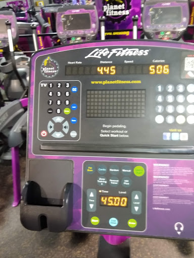 Gym «Planet Fitness», reviews and photos, 516 E Lewis and Clark Pkwy, Clarksville, IN 47129, USA