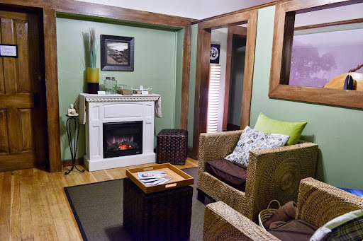 Beauty Salon «Strands Aveda Salon and Spa», reviews and photos, Strands Aveda Salon and Spa, 3271 Folsom Blvd, Sacramento, CA 95816, USA