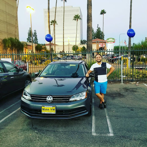Volkswagen Dealer «Livingston Volkswagen», reviews and photos, 21141 Ventura Blvd, Woodland Hills, CA 91364, USA