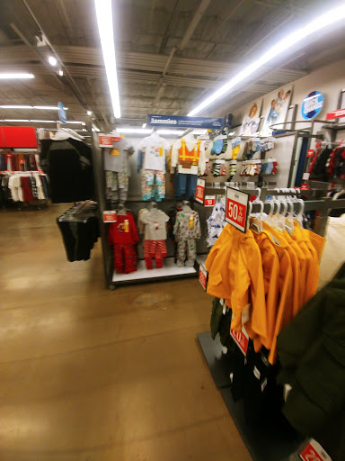 Clothing Store «Old Navy», reviews and photos, 2828 E 3rd St, Bloomington, IN 47401, USA