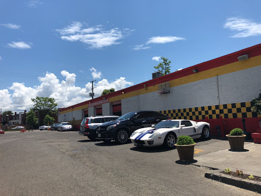 Yates Car Wash & Detail Center en Alexandria