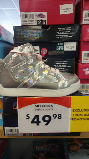 Shoe Store «Shoe Carnival», reviews and photos, 5005 Salem Ave, Dayton, OH 45426, USA