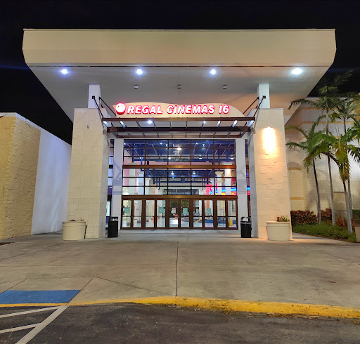 Movie Theater «Regal Cinemas Southland Mall 16», reviews and photos, 20505 S Dixie Hwy, Cutler Bay, FL 33189, USA