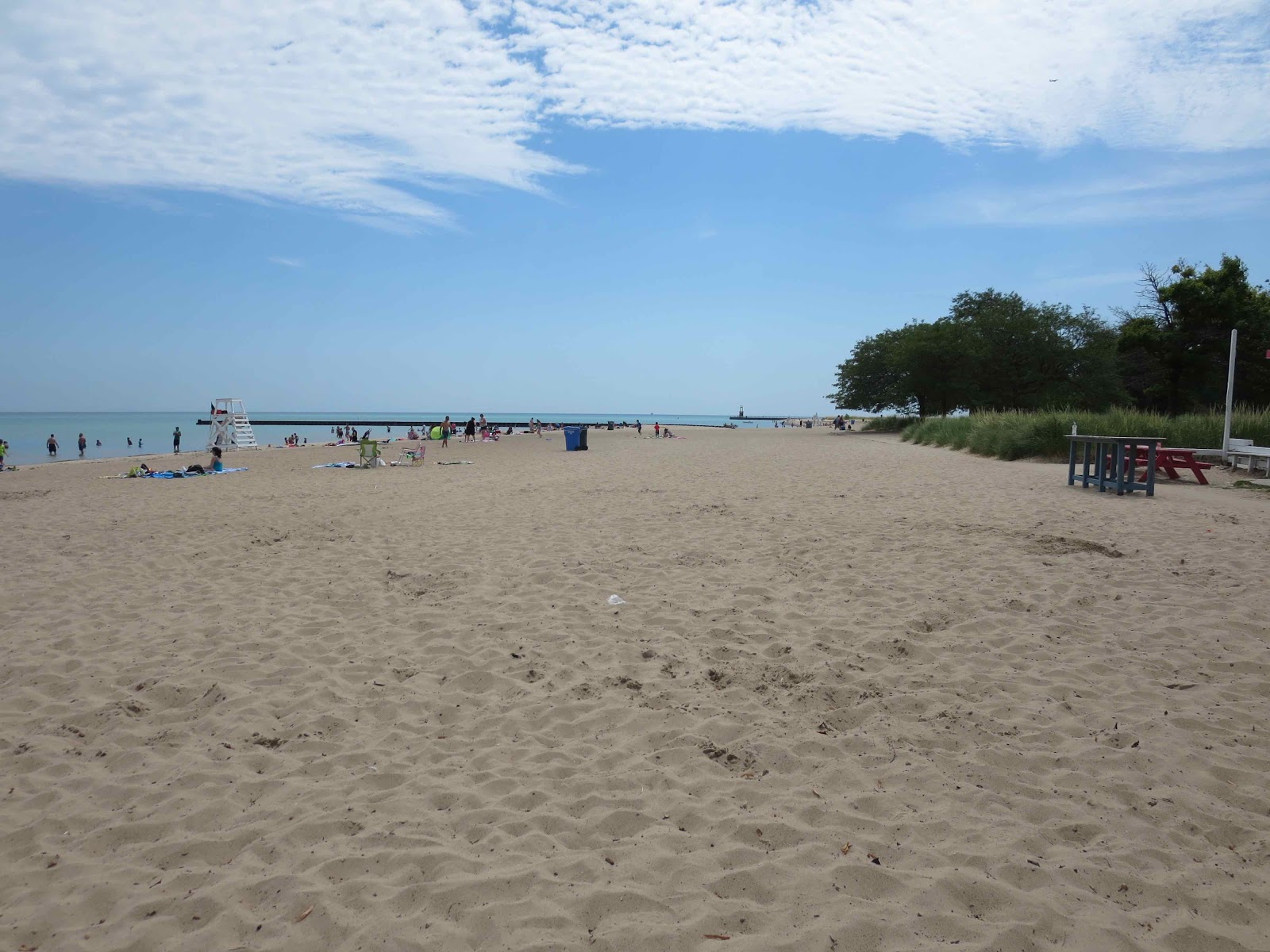 Foto de Loyola Beach área de comodidades