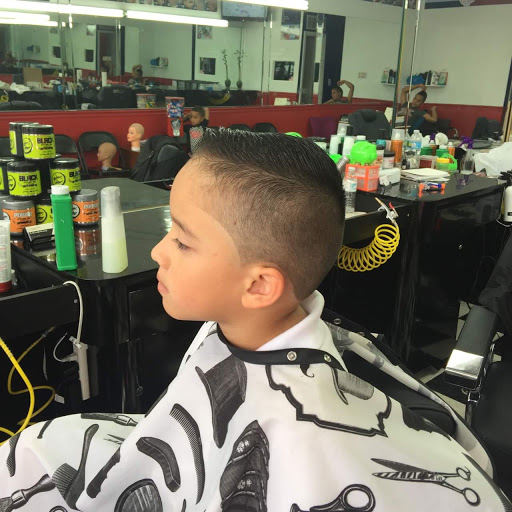 Barber Shop «Bueno Barbershop», reviews and photos, 463 NE 167th St, North Miami Beach, FL 33162, USA