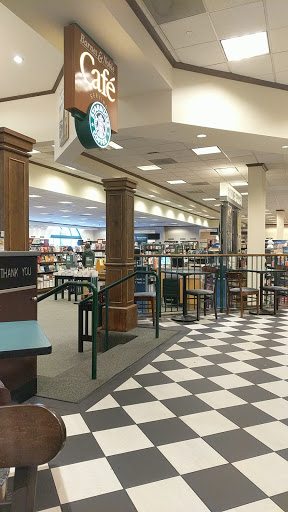 Book Store «Barnes & Noble Booksellers Valencia», reviews and photos, 23630 Valencia Blvd, Santa Clarita, CA 91355, USA