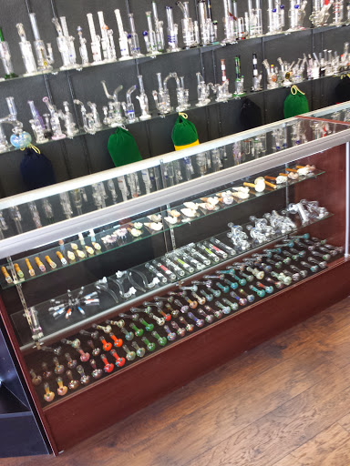 Tobacco Shop «Hazel Sky Smoke Shop San Pedro», reviews and photos, 7071 San Pedro Ave, San Antonio, TX 78216, USA