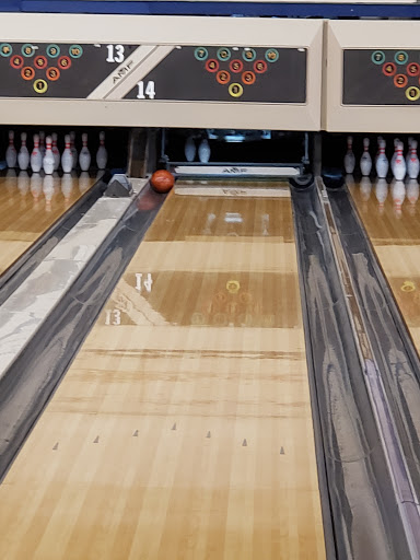 Bowling Alley «Colerain Bowl - Sports Bar - Craft Beer - Lottery - Birthday Parties - Meeting Rooms», reviews and photos, 9189 Colerain Ave, Cincinnati, OH 45251, USA