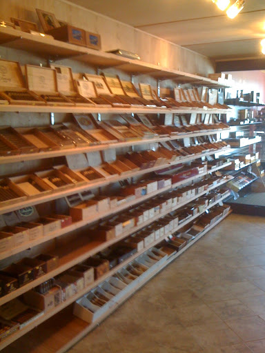 Tobacco Shop «Wallingford Tobacco», reviews and photos, 898 N Colony Rd, Wallingford, CT 06492, USA