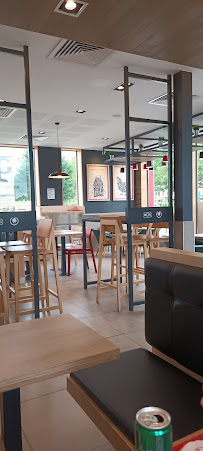 Atmosphère du Restaurant KFC Reims Thillois - n°11
