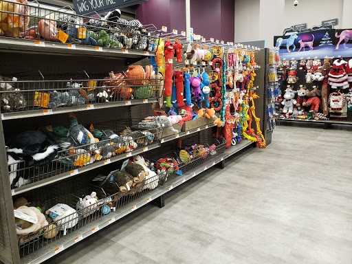 Pet Supply Store «Unleashed by Petco», reviews and photos, 3704 East-West Hwy #130, Hyattsville, MD 20781, USA