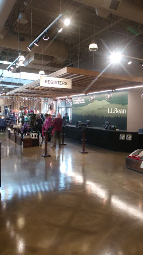 Clothing Store «L.L. Bean», reviews and photos, 75 Evergreen Way, South Windsor, CT 06074, USA