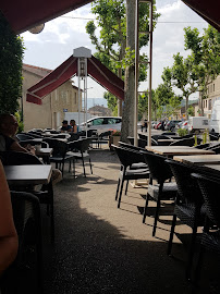 Atmosphère du Restaurant Brasserie Le Tivoli à Limoux - n°7