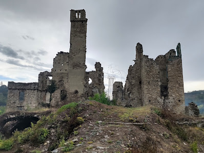 Castello di Gorzegno (rovine) Via Castello, 12070 Gorzegno CN, Italia