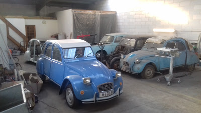 Les loges du carburateur - Restauration de véhicules anciens - Citroën 2CV à La Brûlatte