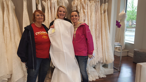 Wedding Store «Ready or Knot Wedding Chic», reviews and photos, 11009 Elm St, Omaha, NE 68144, USA