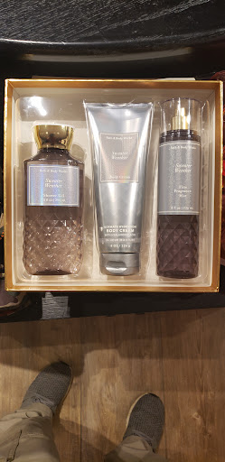 Beauty Supply Store «Bath & Body Works», reviews and photos, 10343 E US Hwy 36, Avon, IN 46123, USA