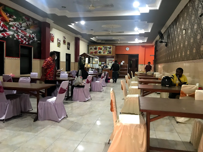 Restoran Keluarga di Papua Bar - Menikmati Hidangan Lezat di Solaria - Mall Sorong dan Rumah Makan Salam Manis