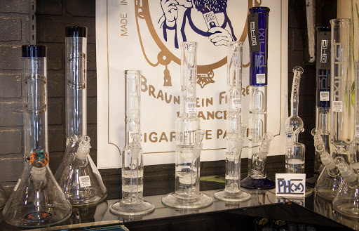 Tobacco Shop «Twisted Smoke Shop (J St)», reviews and photos, 3718 J St, Sacramento, CA 95816, USA