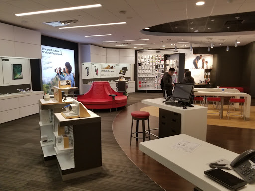 Cell Phone Store «Verizon», reviews and photos, 3251 20th Ave #270, San Francisco, CA 94132, USA