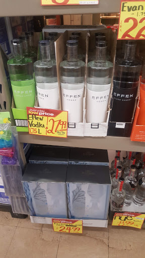 Liquor Store «I & S Wine And Spirits», reviews and photos, 1025 W 63rd St, Chicago, IL 60621, USA