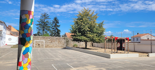 École Sainte Thérèse à Saint-Hilaire-de-Chaléons, Loire-Atlantique
