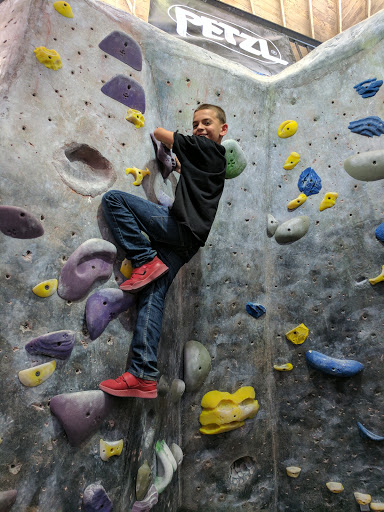 Gym «Hangar 18 Indoor Climbing Gym - Upland», reviews and photos, 256 E Stowell St, Upland, CA 91786, USA