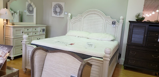 Furniture Store «American Signature Furniture», reviews and photos, 1924 W International Speedway Blvd, Daytona Beach, FL 32114, USA