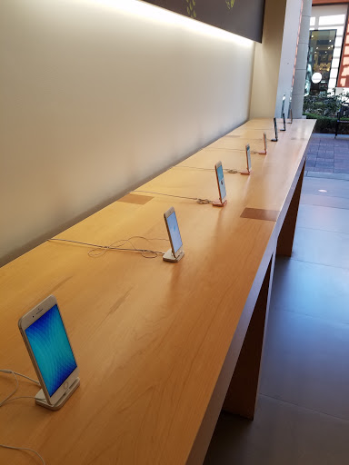 Computer Store «Apple Simi Valley», reviews and photos, 1555 Simi Town Center Way, Simi Valley, CA 93065, USA