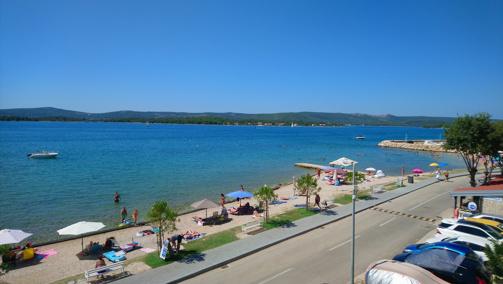 Foto von Philip beach II mit heller kies Oberfläche