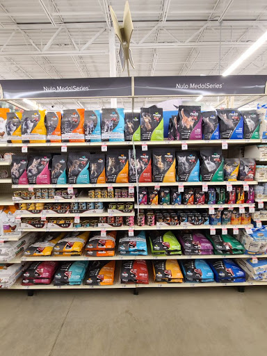 Pet Supply Store «PetSmart», reviews and photos, 250 Grossman Dr, Braintree, MA 02184, USA