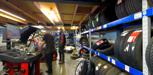 Comments and reviews of Tyre Traders