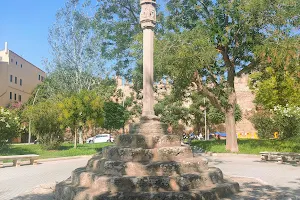 Plaça de la Porta del Camp image