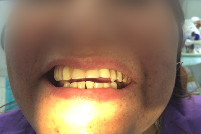 Clínica Dental Helenica - Dentista