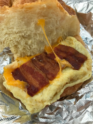 Donut Shop «Rainbow Donuts Cafe & Deli», reviews and photos, 3831 E Thunderbird Rd, Phoenix, AZ 85032, USA